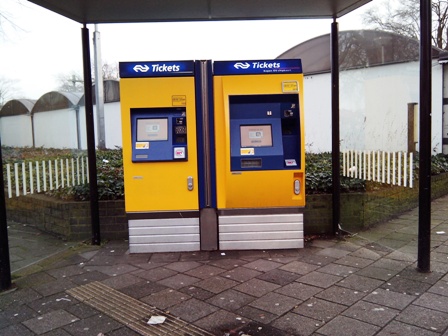 kaartautomaten station harderwijk 2015